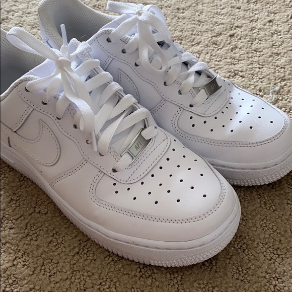 Nike Airforce 1 - Picture 2 of 4